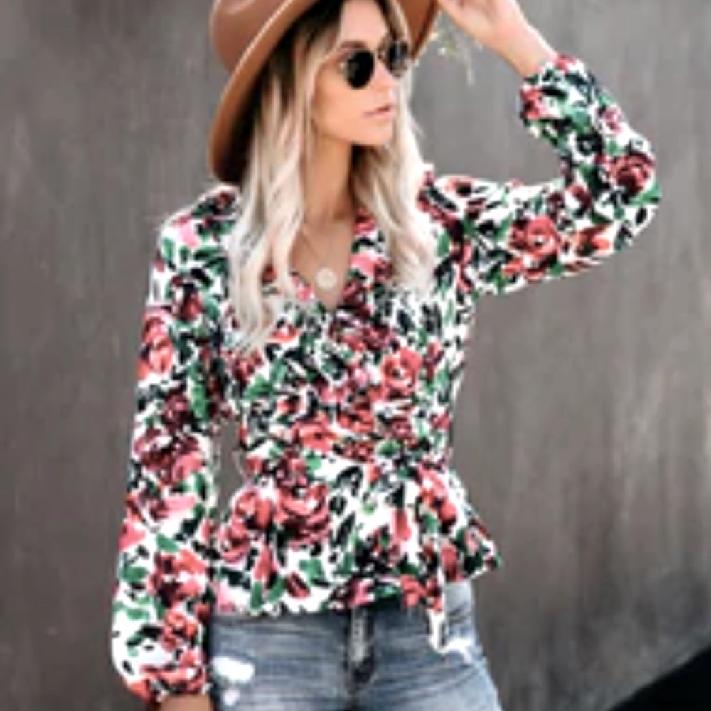 Clear The Air Floral Ruffle Blouse Size Small